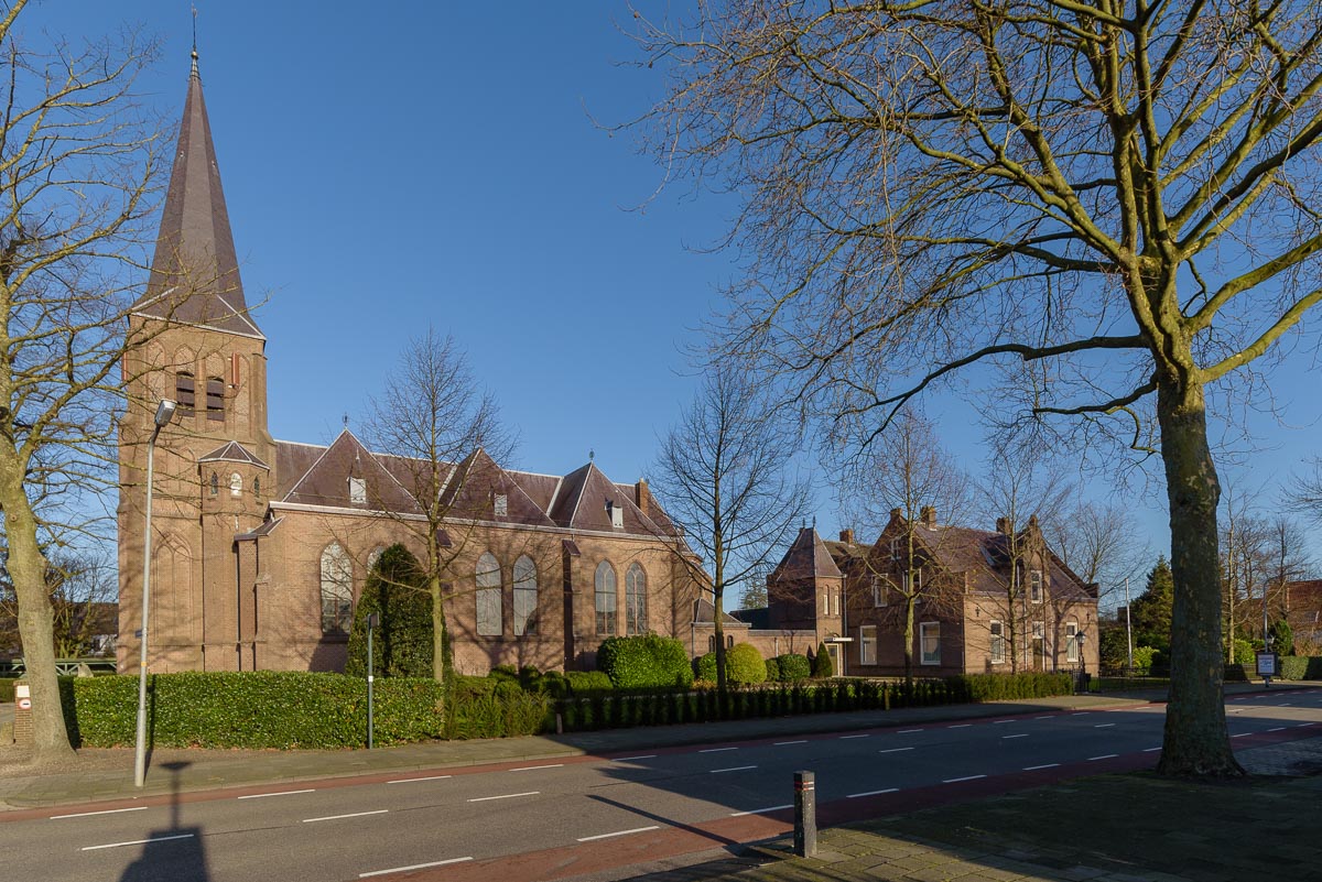 Container huren Kortenhoef Een kerk in Kortenhoef