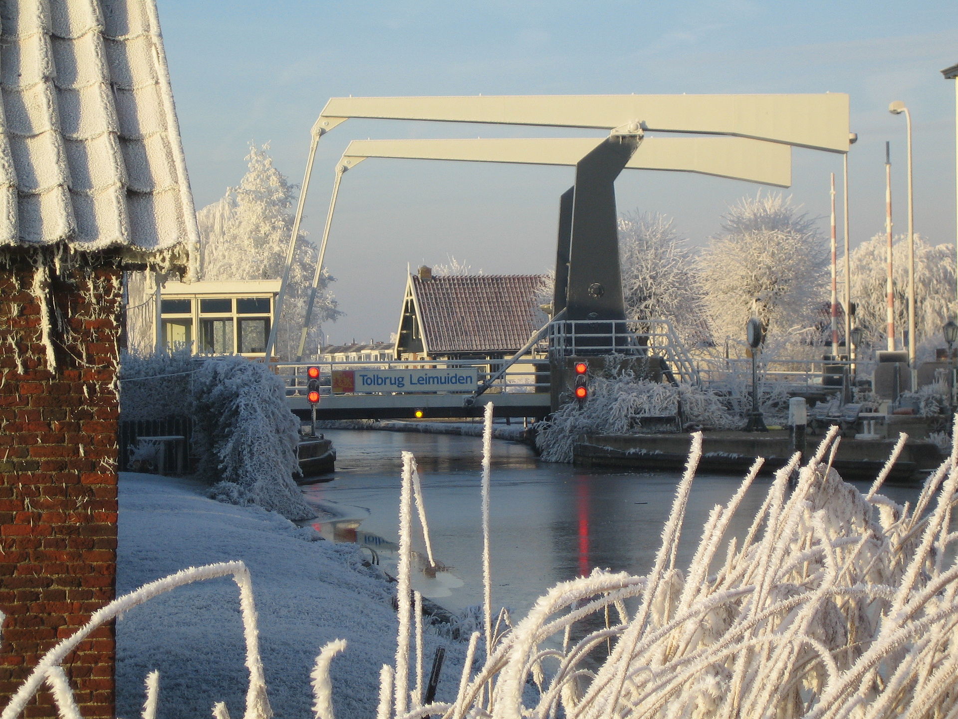 Container huren Leimuiden Rolbrug in 2007 onder de sneeuw in leimuiden